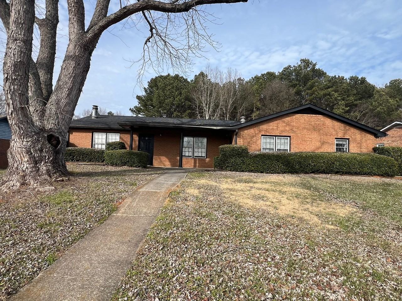 1310 Aiken Rd - Photo 2 of 10