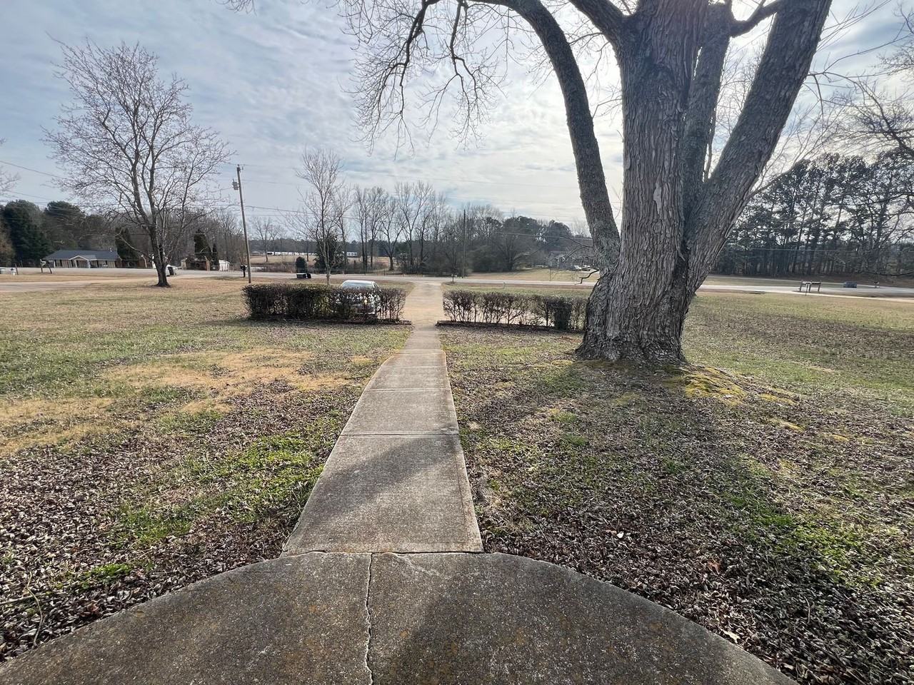 1310 Aiken Rd - Photo 3 of 10