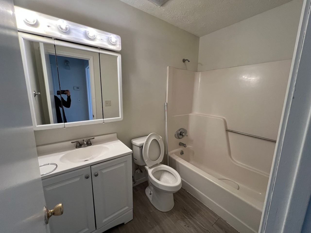 1310 Aiken Rd - Photo 7 of 10