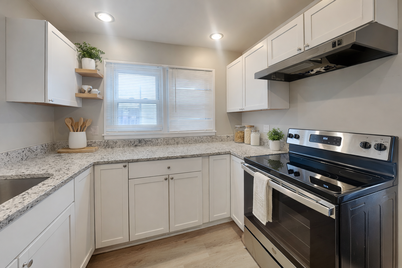 4308 Ne 38th St - Photo 4 of 31