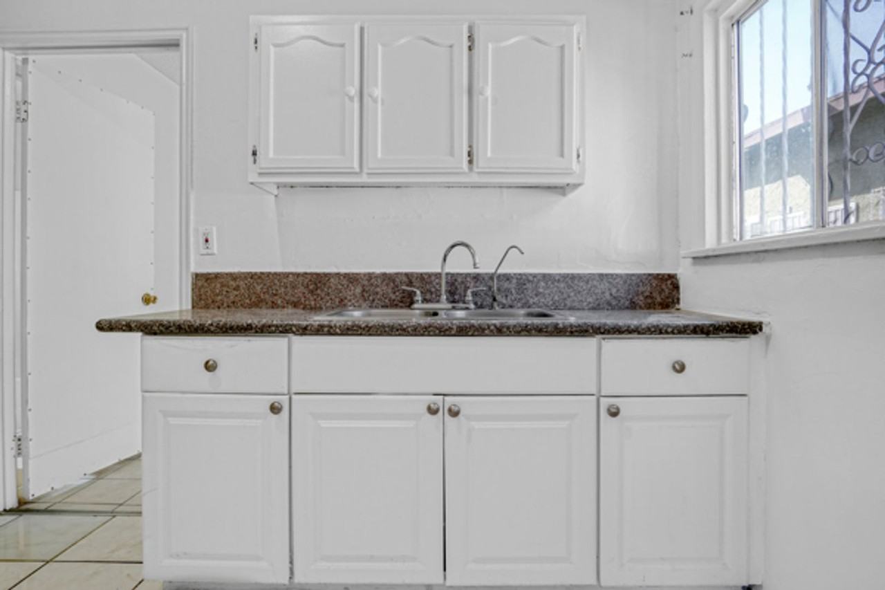 606 - 608 W 81st St - Photo 5 of 24