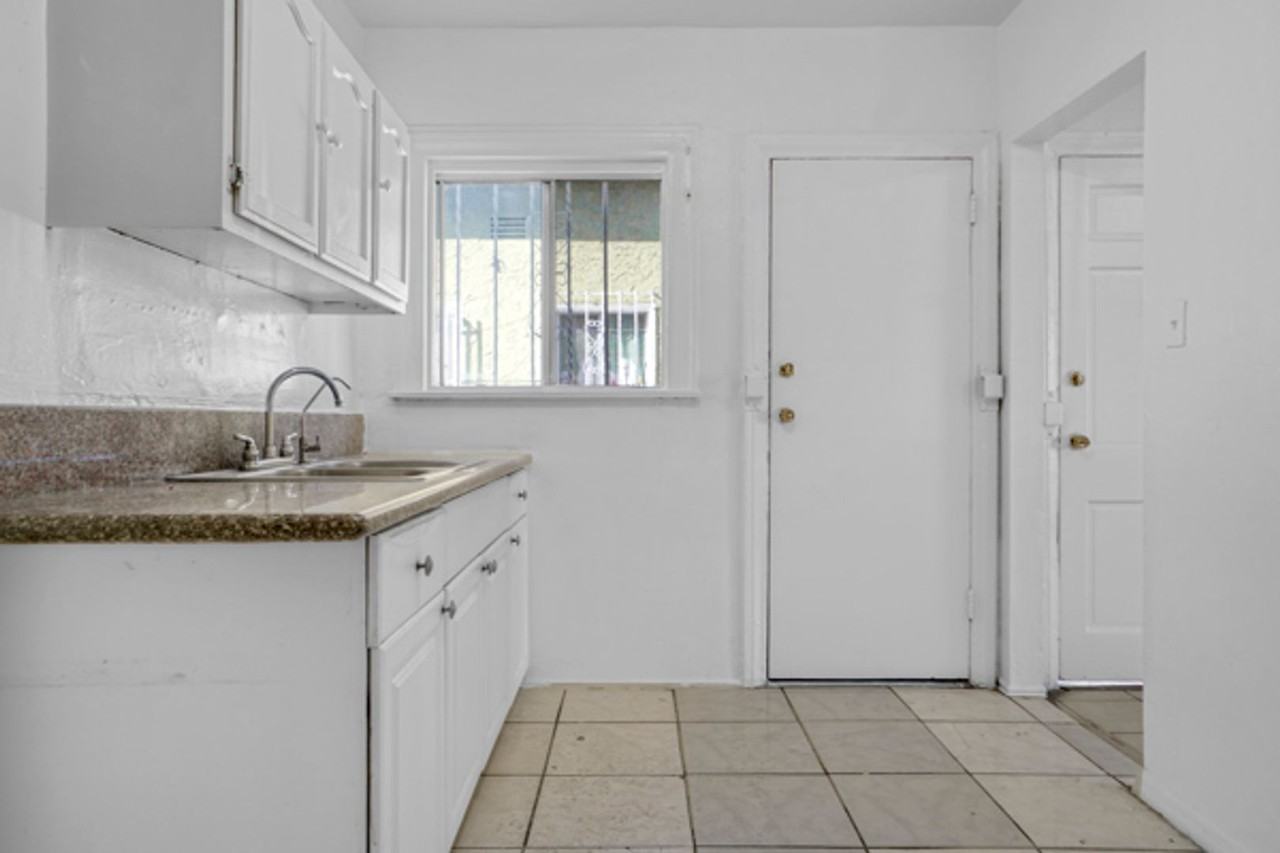 606 - 608 W 81st St - Photo 6 of 24