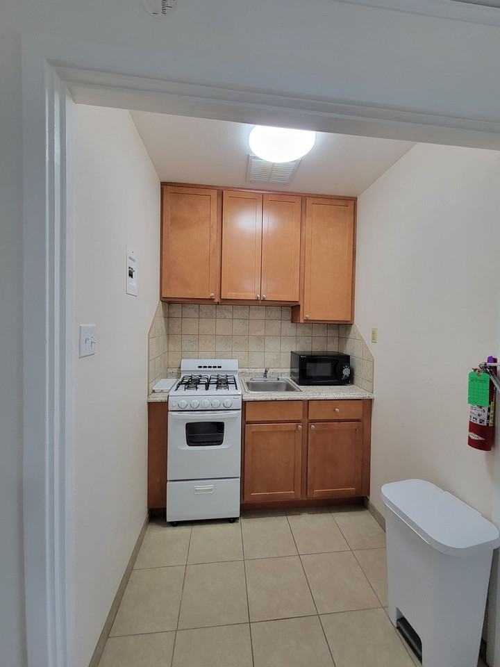 Aspen Studio Apartments - Photo 2 of 8