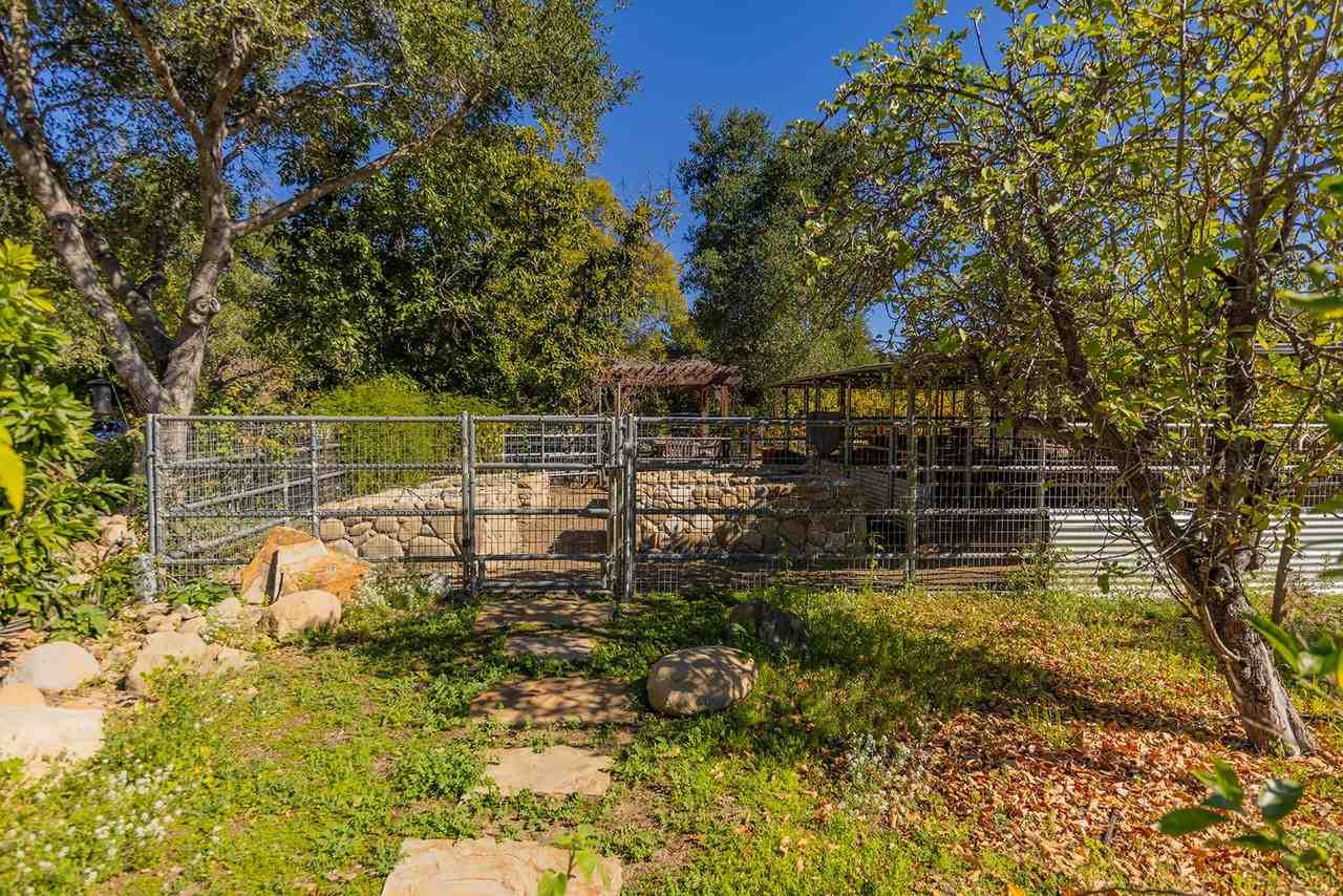 3337 Thacher Rd - Photo 6 of 34