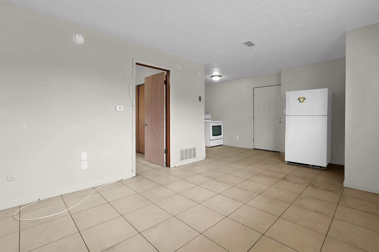 Melrose - Photo 4 of 18