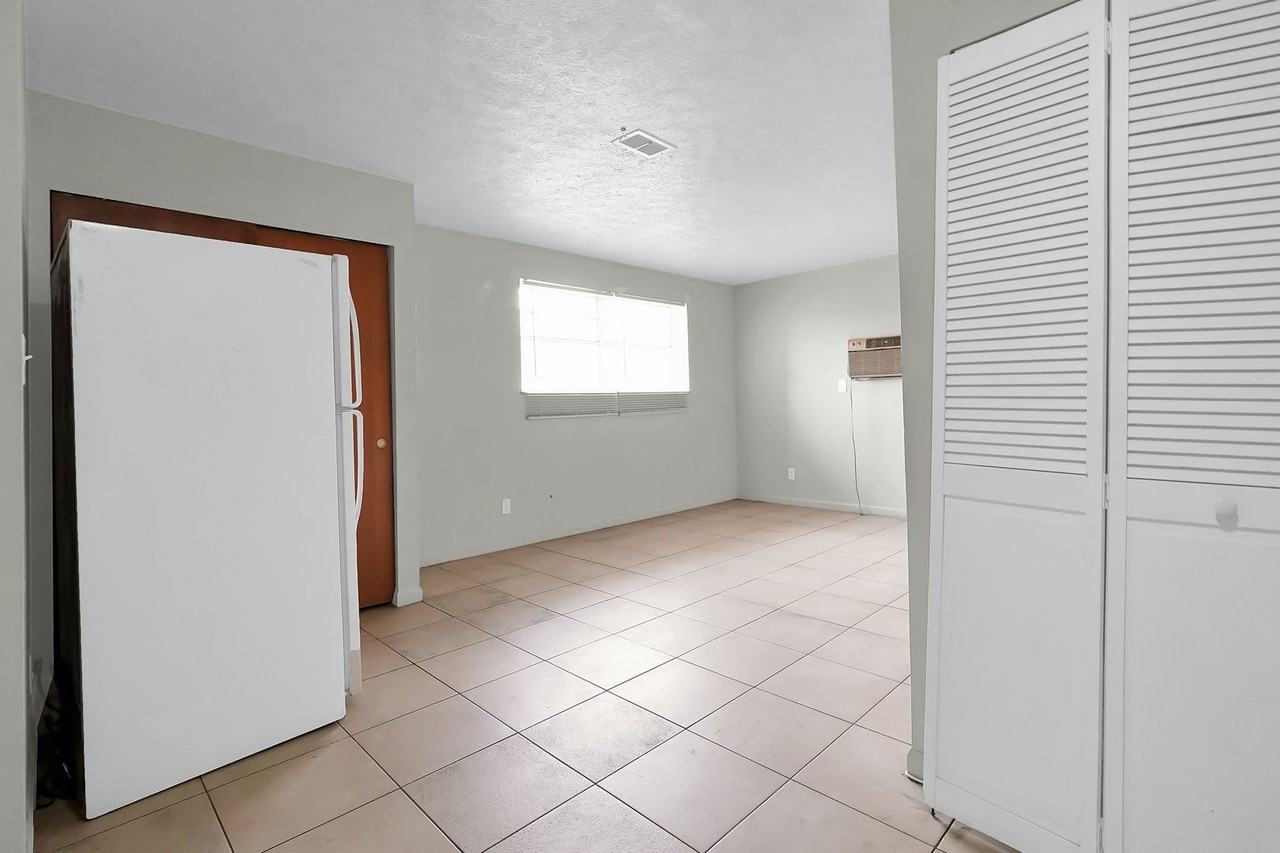 Melrose - Photo 7 of 18