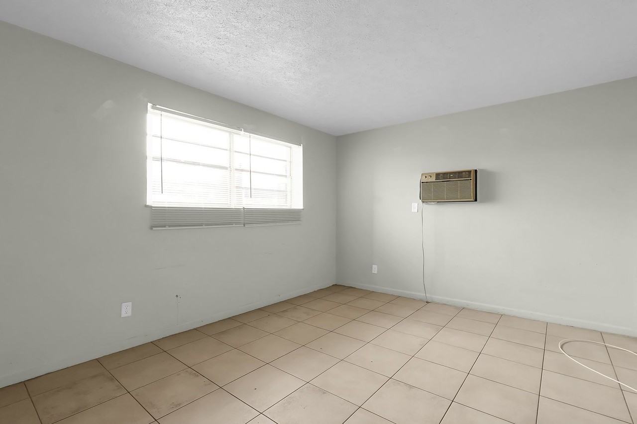 3685 Cleveland Ave Apt A11 #A11 - Photo 6 of 14