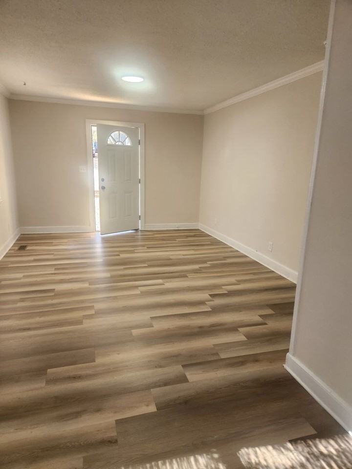 2844 Lucille Dr - Photo 6 of 10