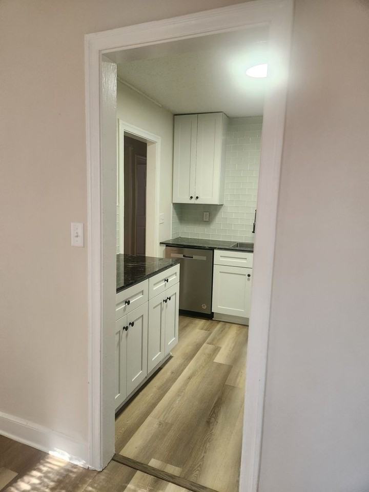 2844 Lucille Dr - Photo 7 of 10