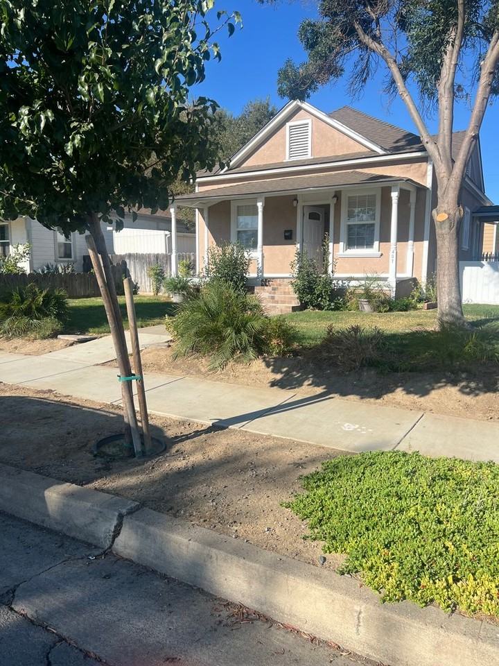 407 6th St - Photo 2 of 17