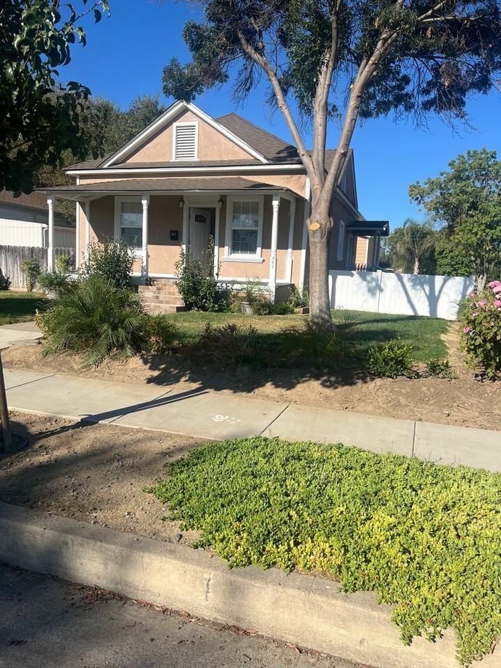 407 6th St - Photo 3 of 17