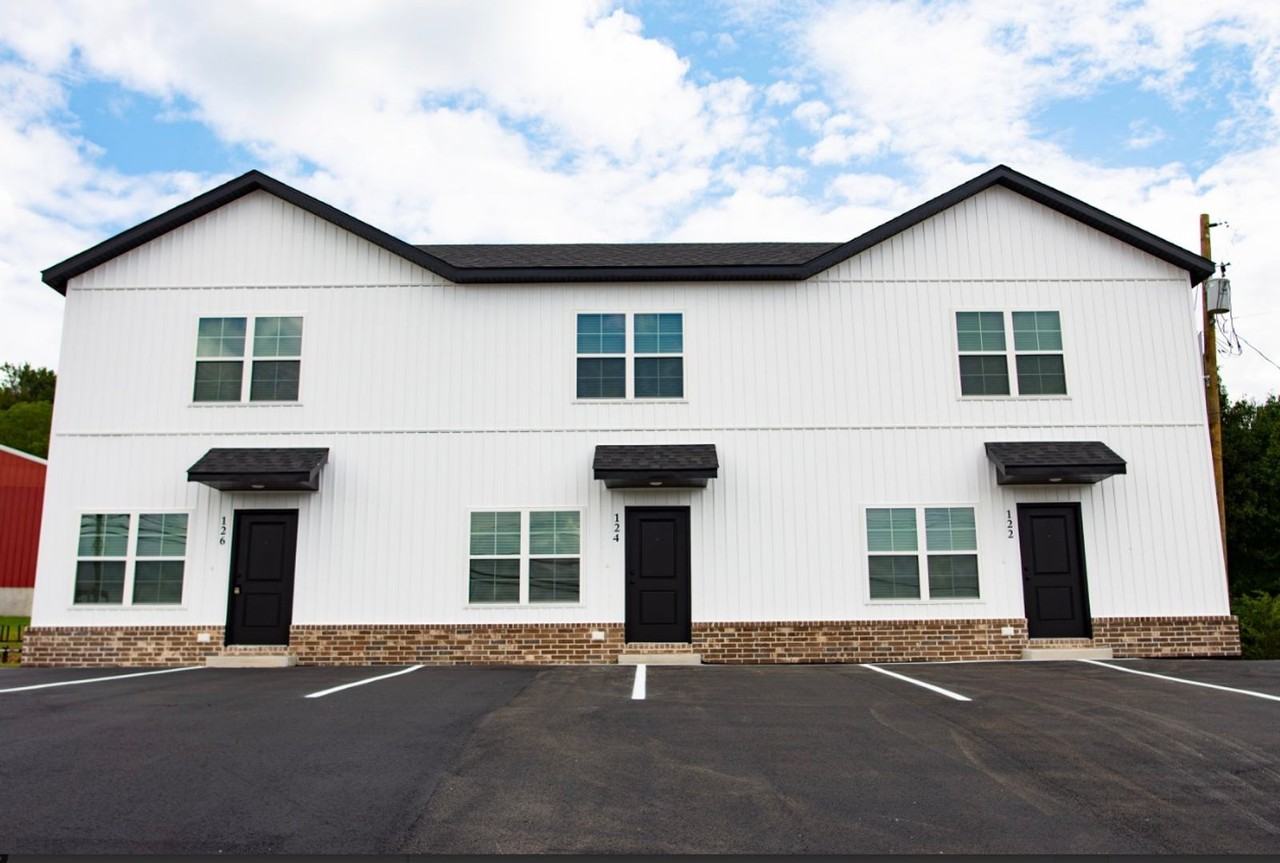 124 N Centennial Ave - Photo 3 of 35