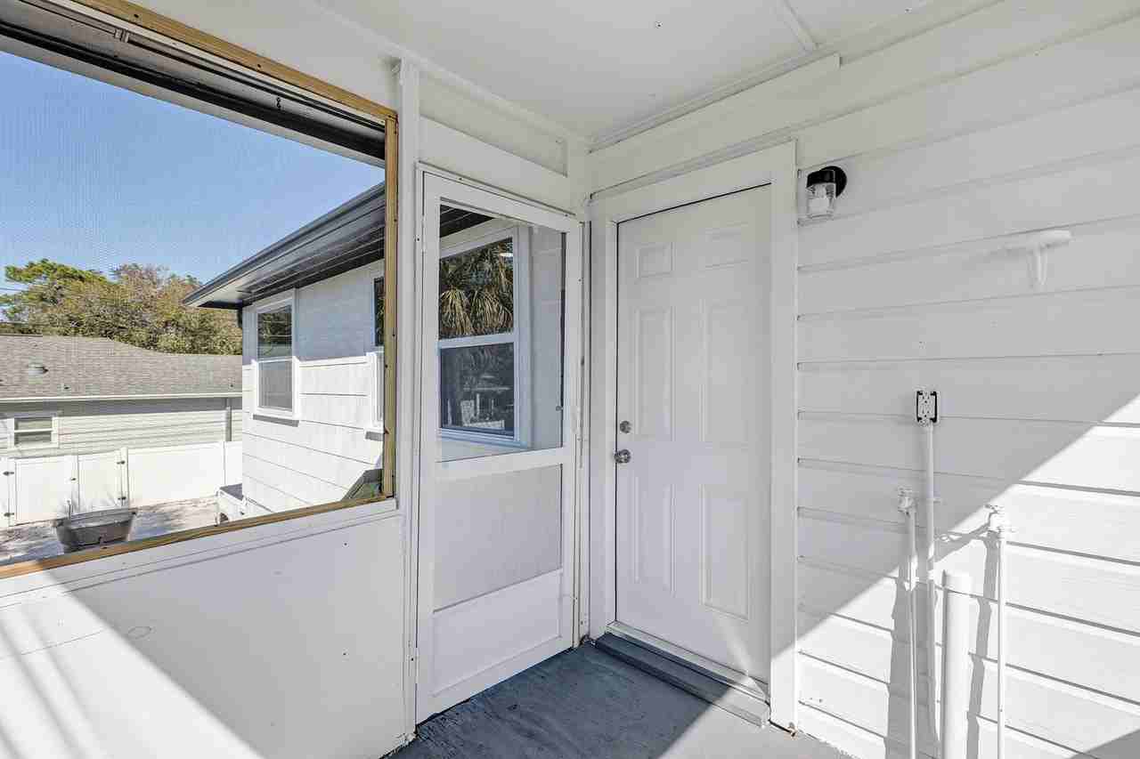 2027 30th Ave N - Photo 2 of 20