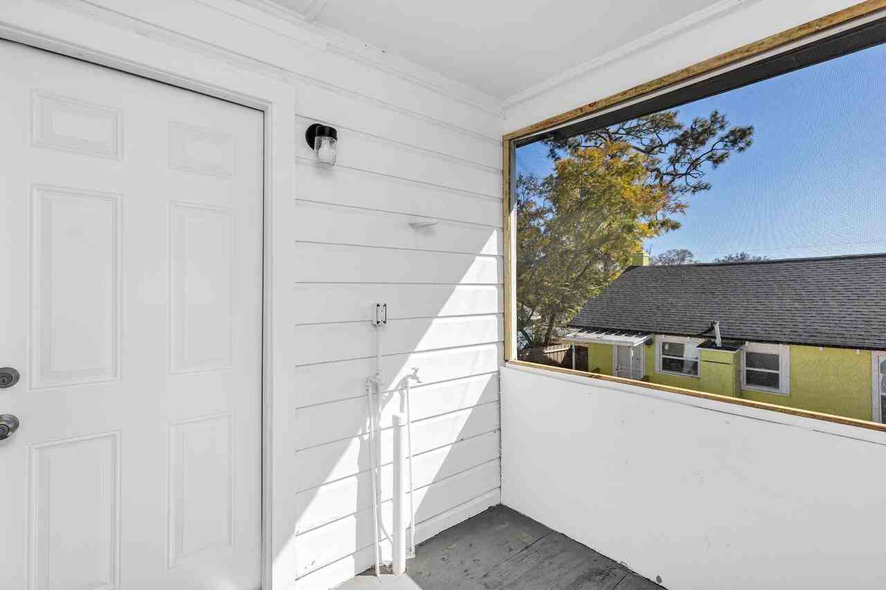 2027 30th Ave N - Photo 3 of 20