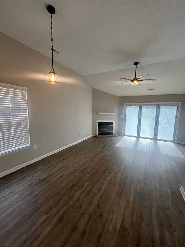 19 Somersett Dr - Photo 3 of 21