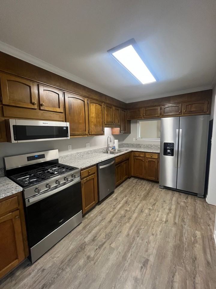 19 Somersett Dr - Photo 6 of 21