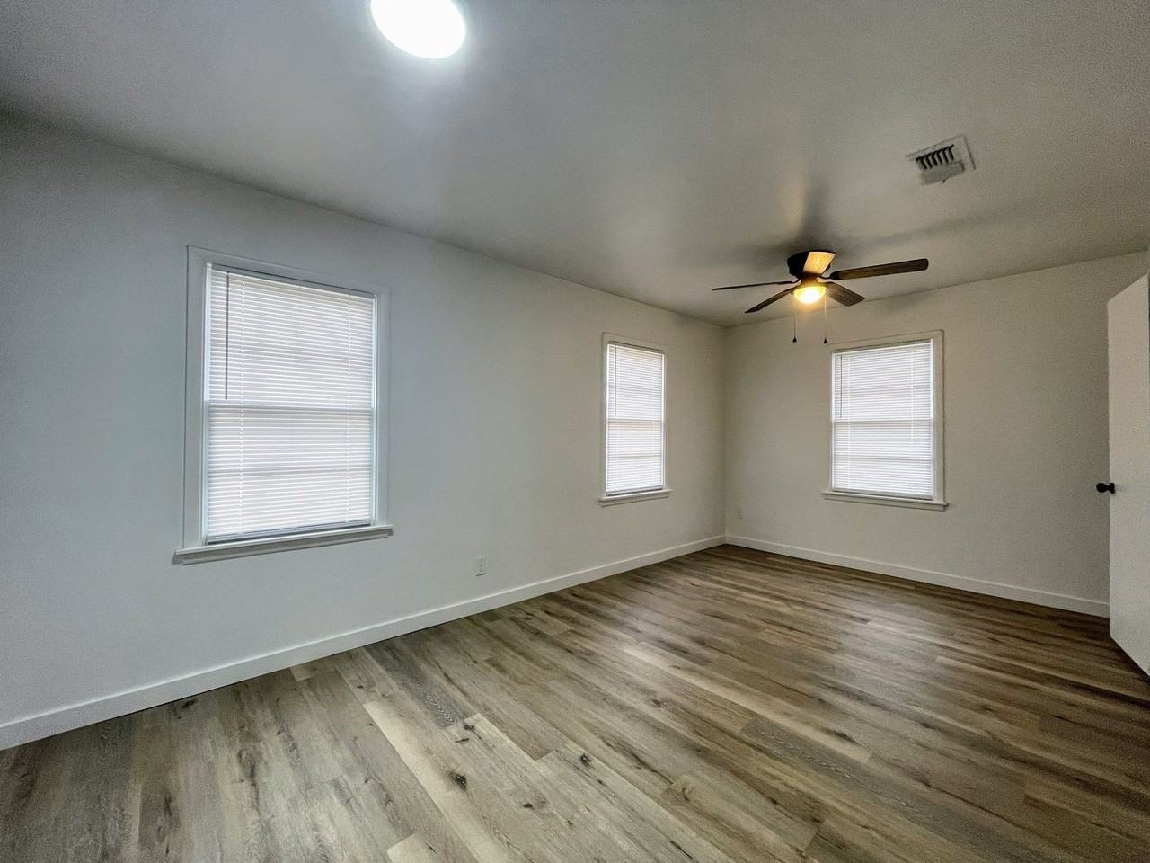 4102 Avenue U - Photo 7 of 23