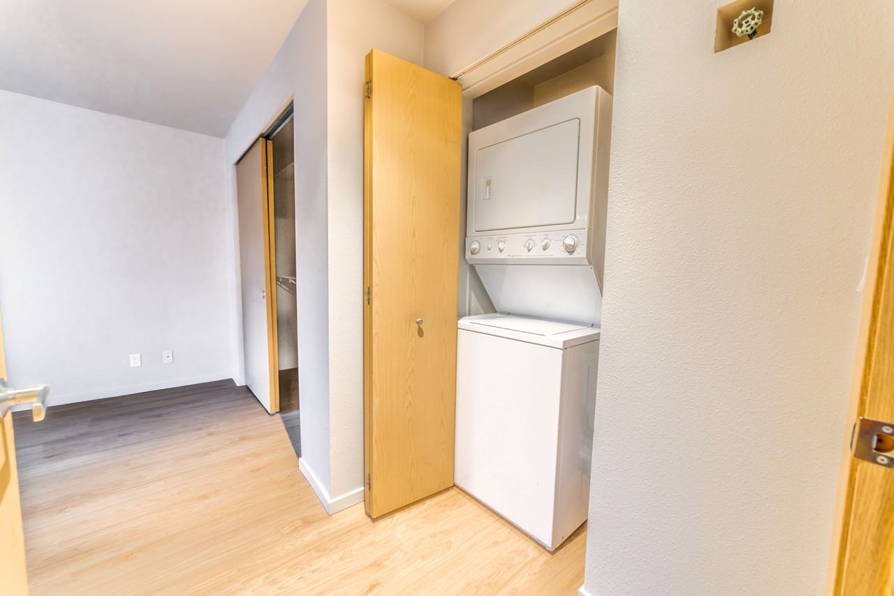 Villa Flora Apartments - Photo 4 of 39