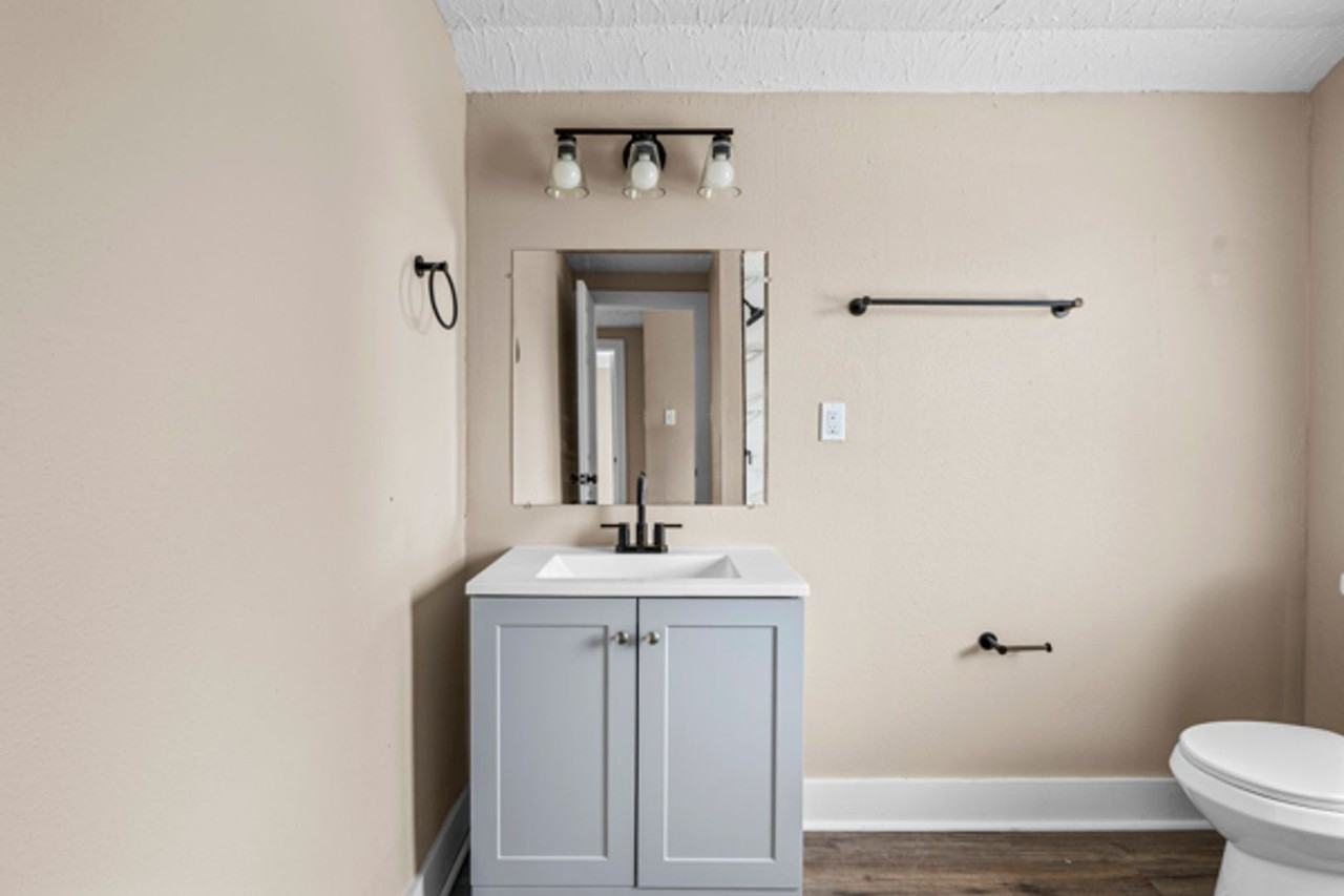 5250 Berkshire St - Photo 7 of 8