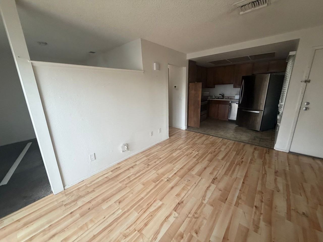 2113 Roundhouse Rd - Photo 2 of 5