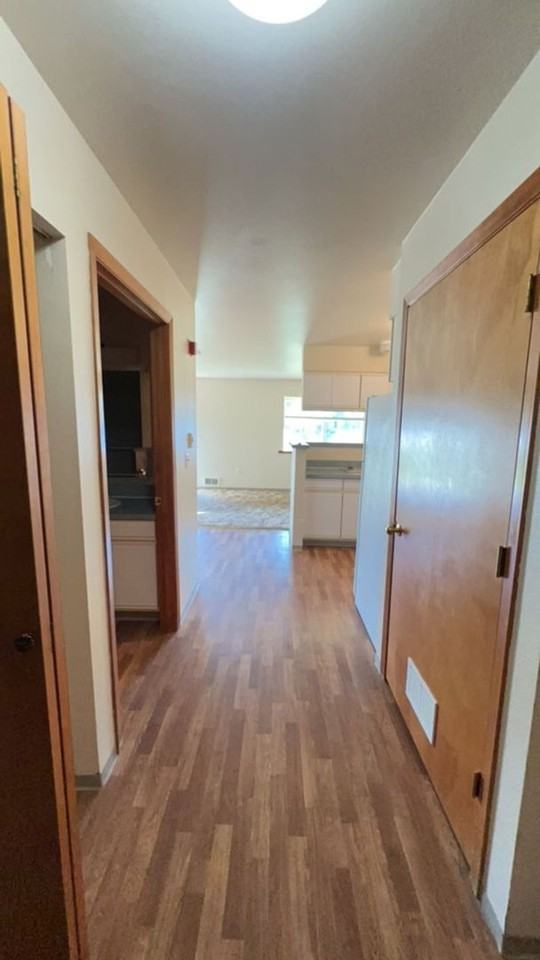 1055 Anderson Ave - Photo 5 of 14