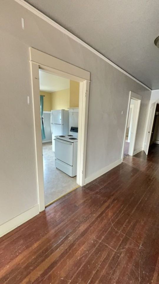 109 S 9th St - Photo 2 of 7