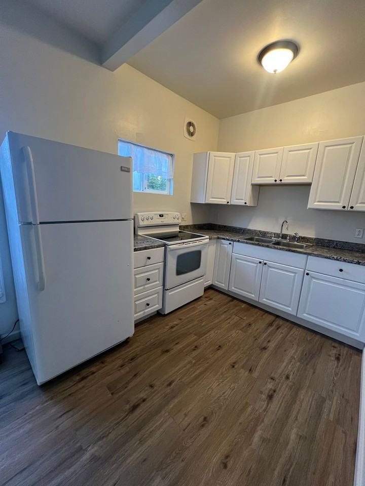 284 S 10th St - Photo 6 of 10