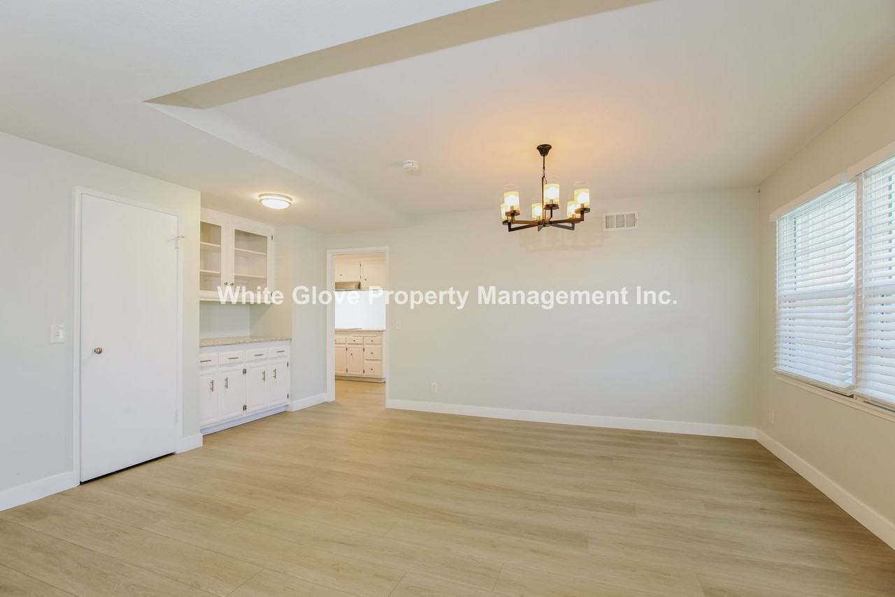 3338 Greenleaf Dr - Photo 5 of 33