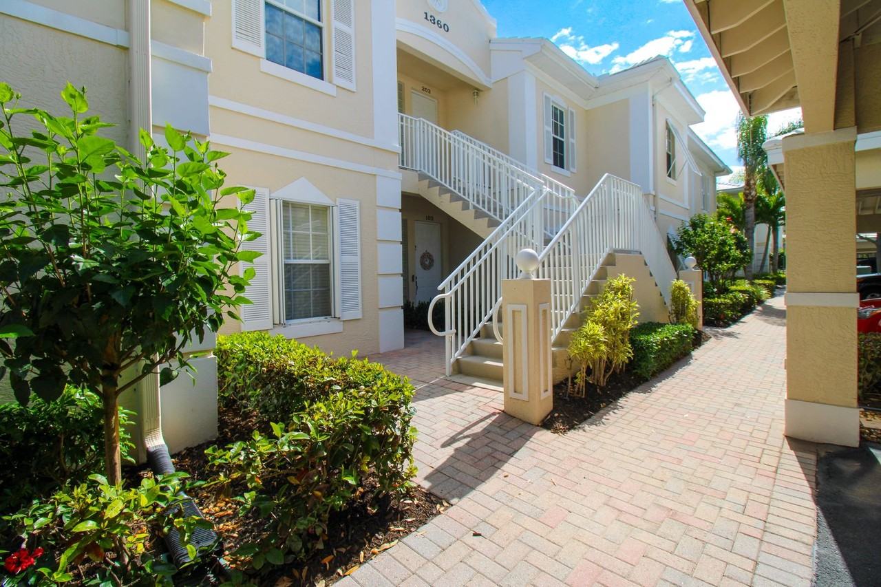 1360 Sweetwater Cv #202 - Photo 6 of 36