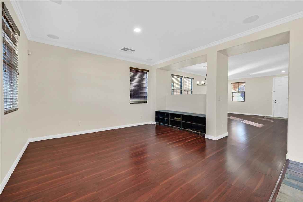 11148 Hickory Glen St - Photo 5 of 36