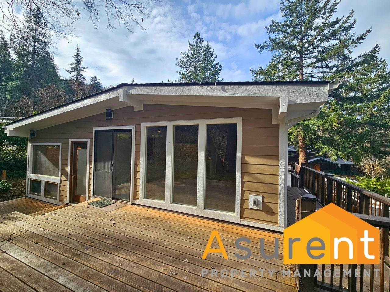 808 Beach St - Photo 2 of 31