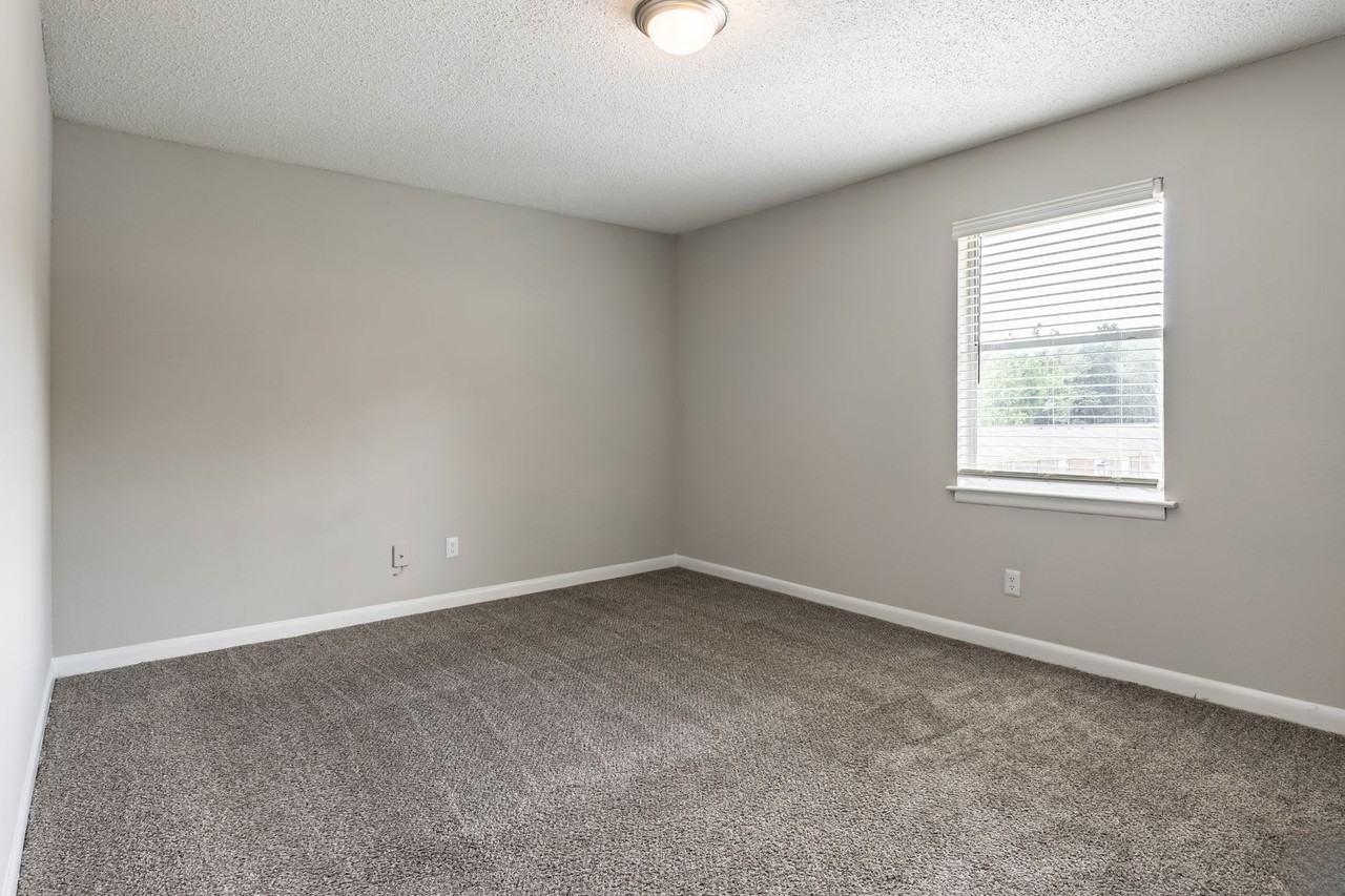 Comfortable Townhome Living in Jonesboro - Photo 4 of 50