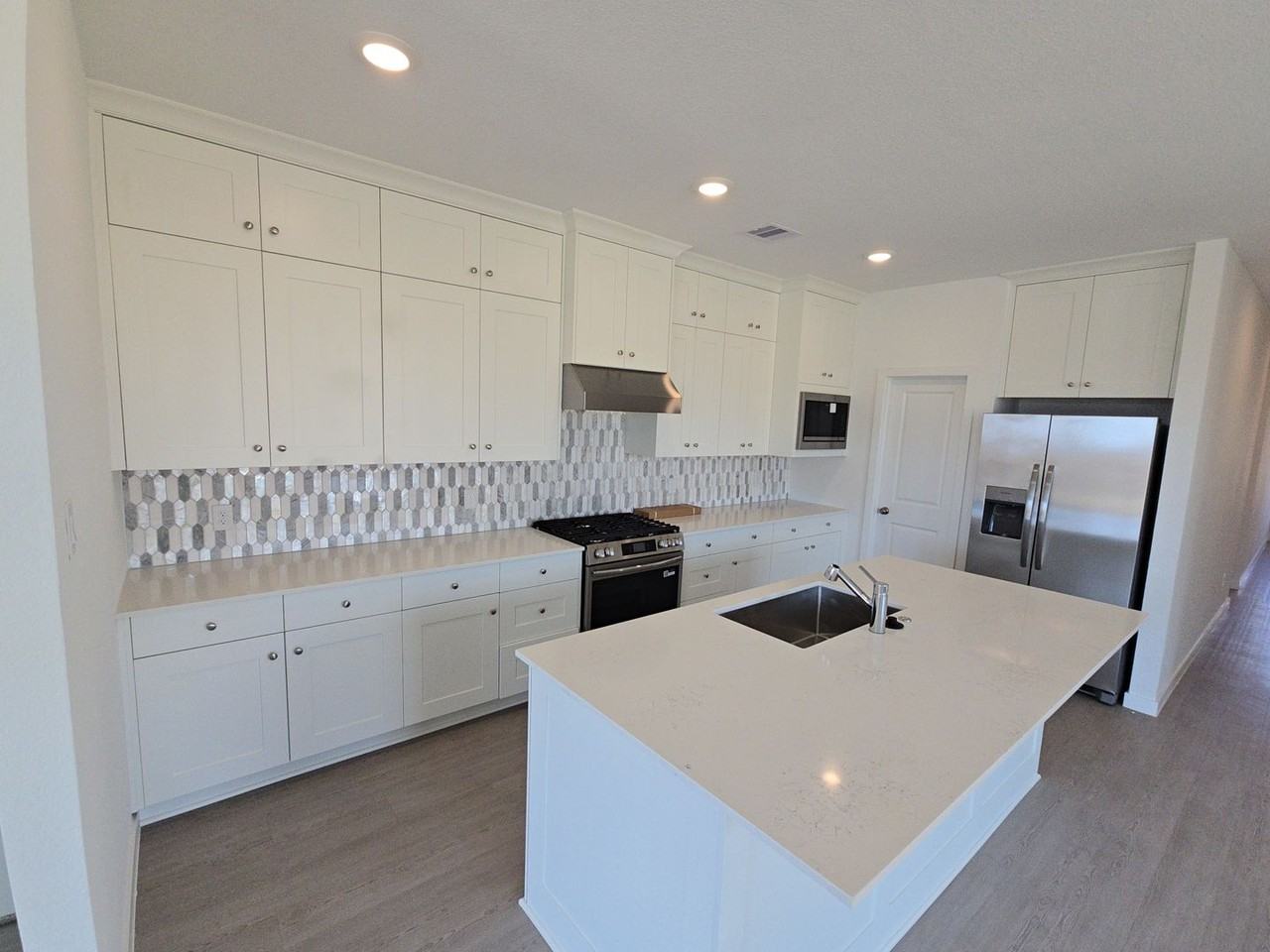 26803 Coral Bellflower Ln - Photo 2 of 31