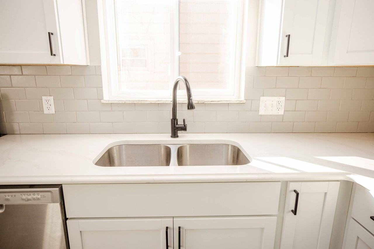 1730 Wyndhurst Rd - Photo 7 of 19