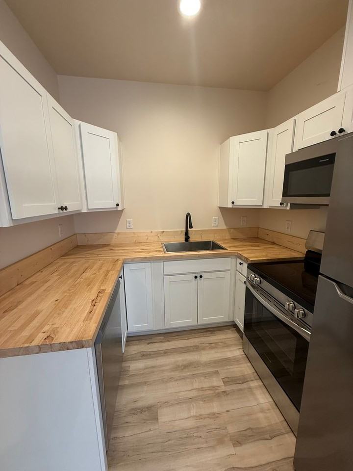 2221 Union St - Photo 2 of 13