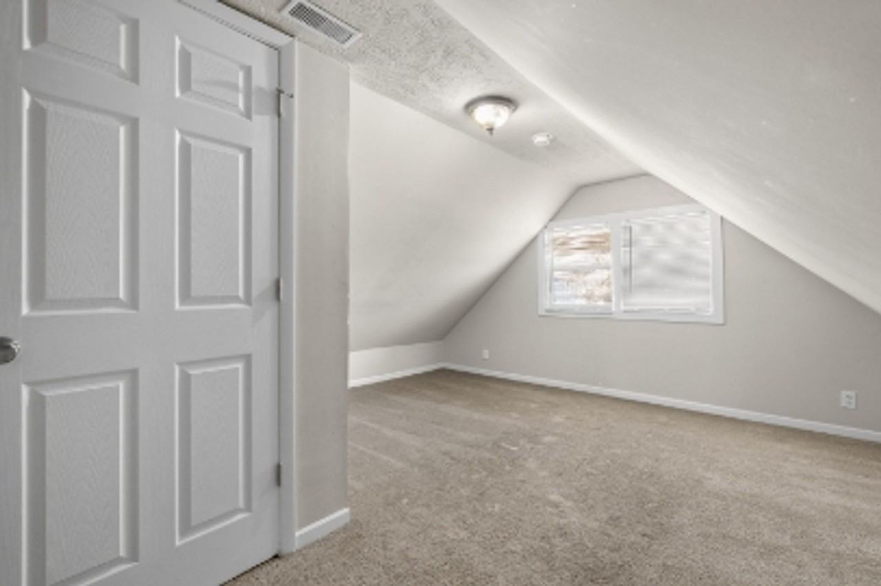 1211 W 30th St - Photo 4 of 22