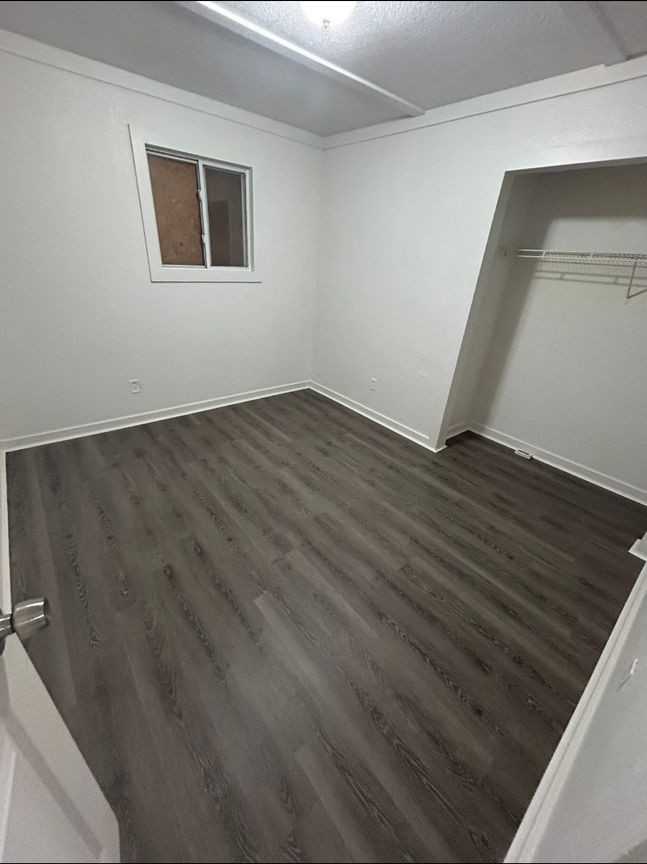 1710 Parklane Dr - Photo 2 of 7