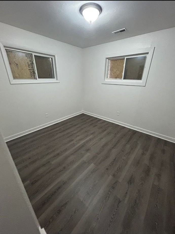 1710 Parklane Dr - Photo 5 of 7