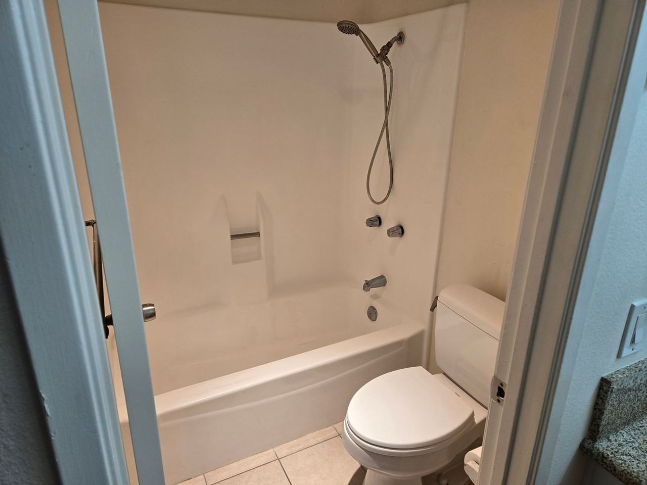 83 Smokestone - Photo 4 of 6