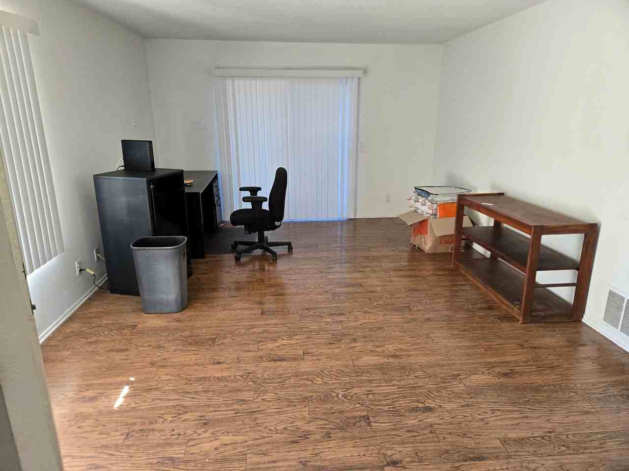 83 Smokestone - Photo 6 of 6