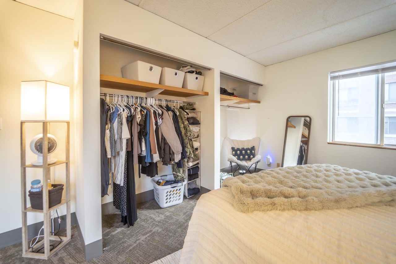 Huge Fully - Photo 4 of 11