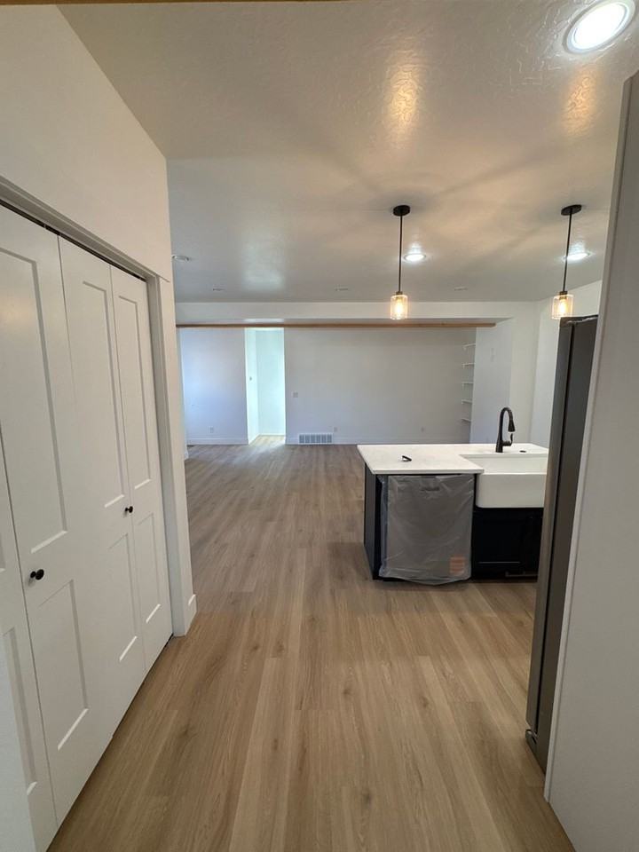 725 W 350 N - Photo 6 of 38