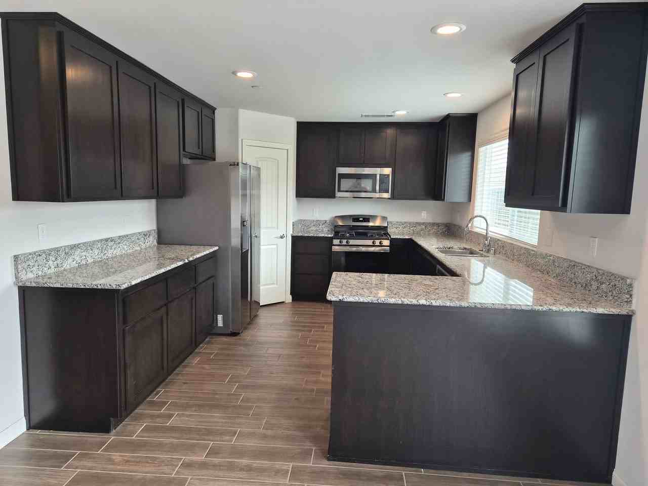 6607 Tulia Ln - Photo 3 of 18