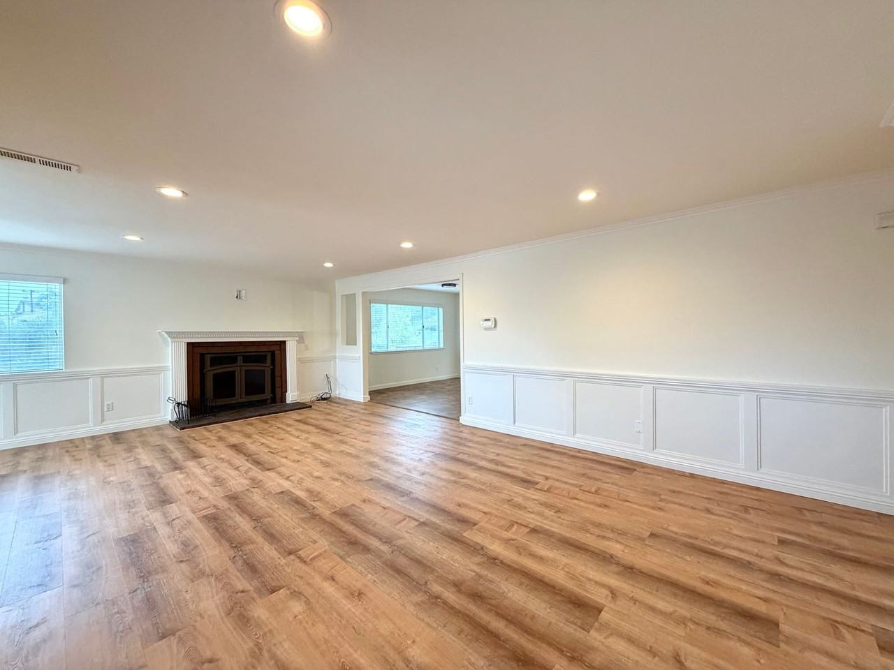 23775 Cruise Circle Dr - Photo 5 of 47