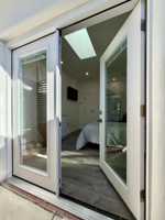 featured image of 1047 Clark St