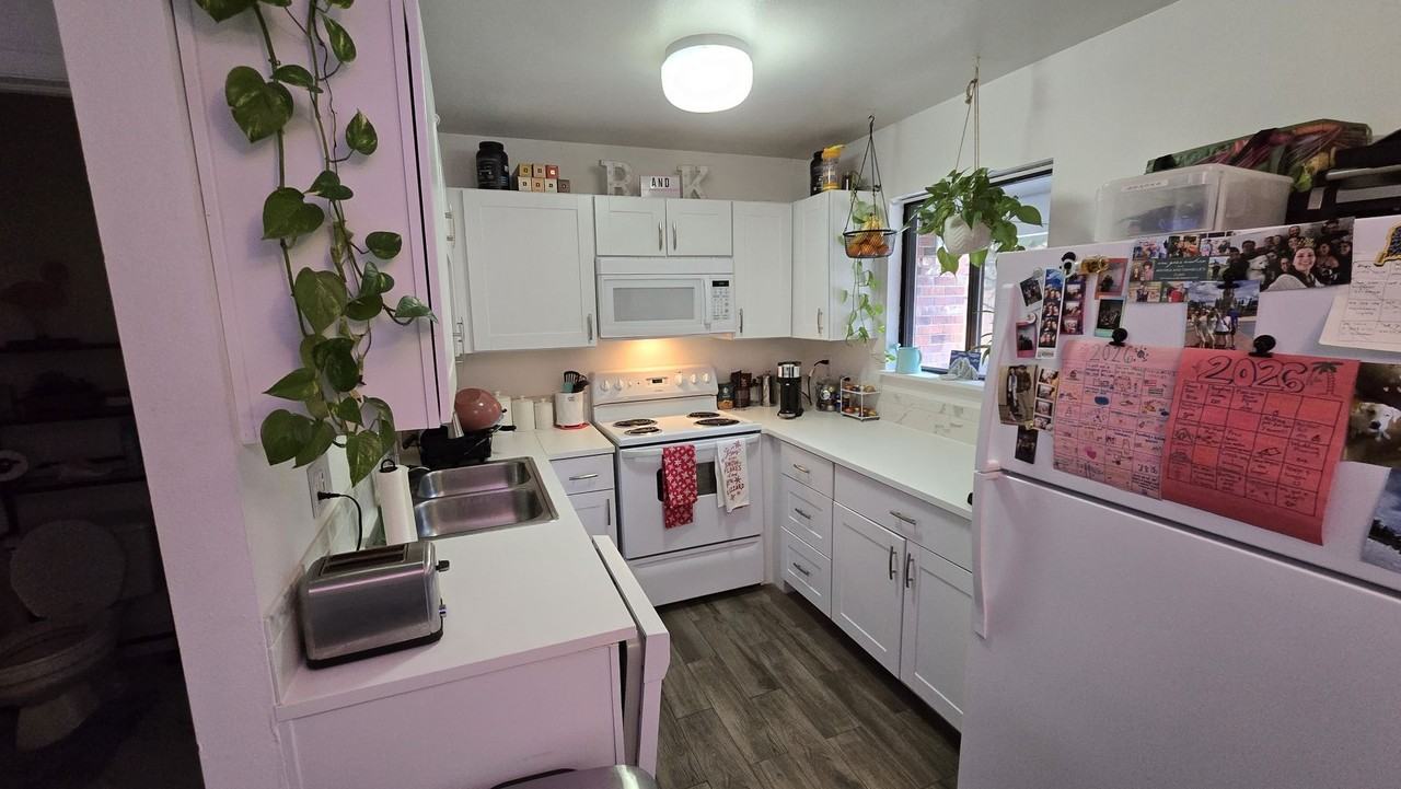 3480 Colorado Ave - Photo 3 of 11