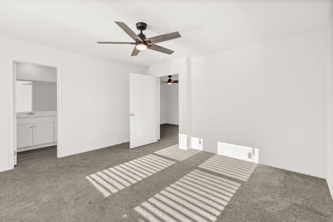 491 Waterfall Cove Ct - Photo 4 of 47