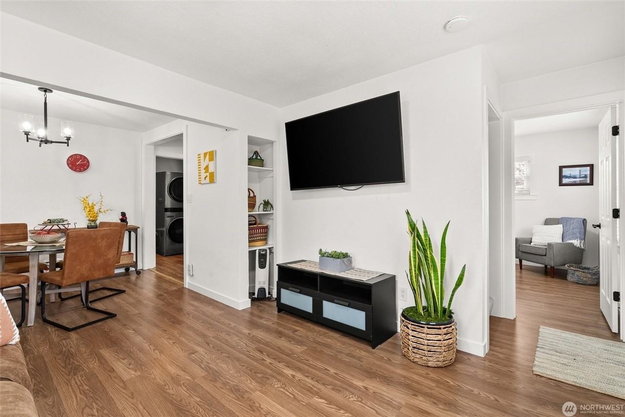 7861 S D St - Photo 3 of 19