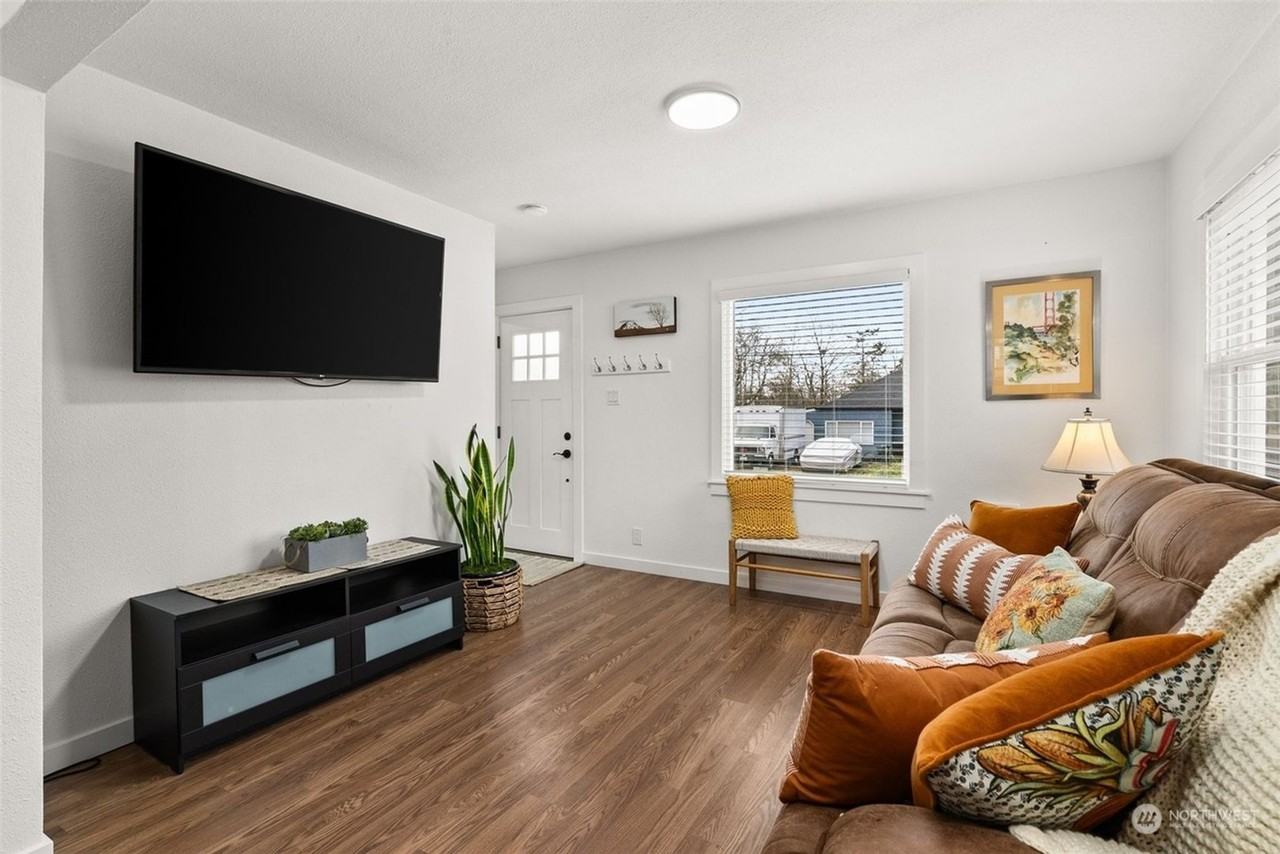 7861 S D St - Photo 4 of 19