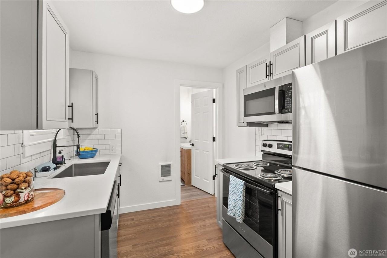 7861 S D St - Photo 7 of 19